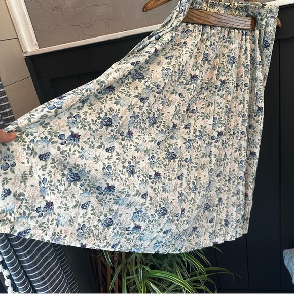 Vintage 80s Andrea Gayle Pleated Floral Blue Cream Green Coquette‎ Midi Skirt S - Picture 4 of 11